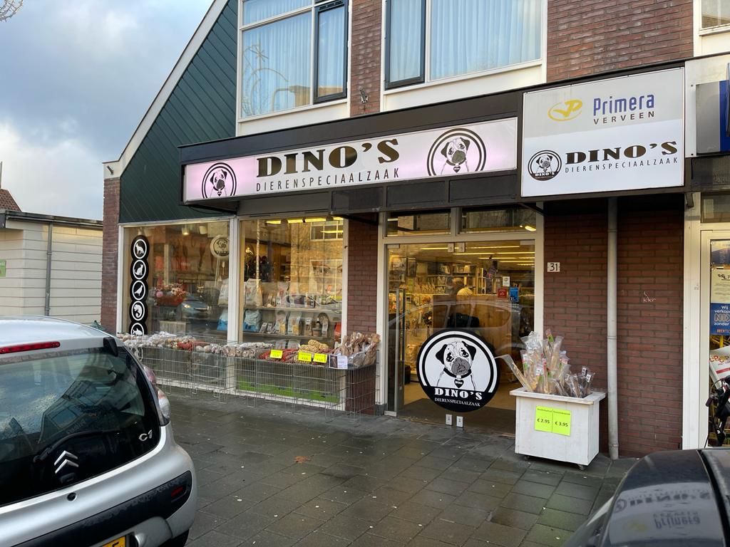 Overzicht van de winkel van Dino's Dierenspeciaalzaak